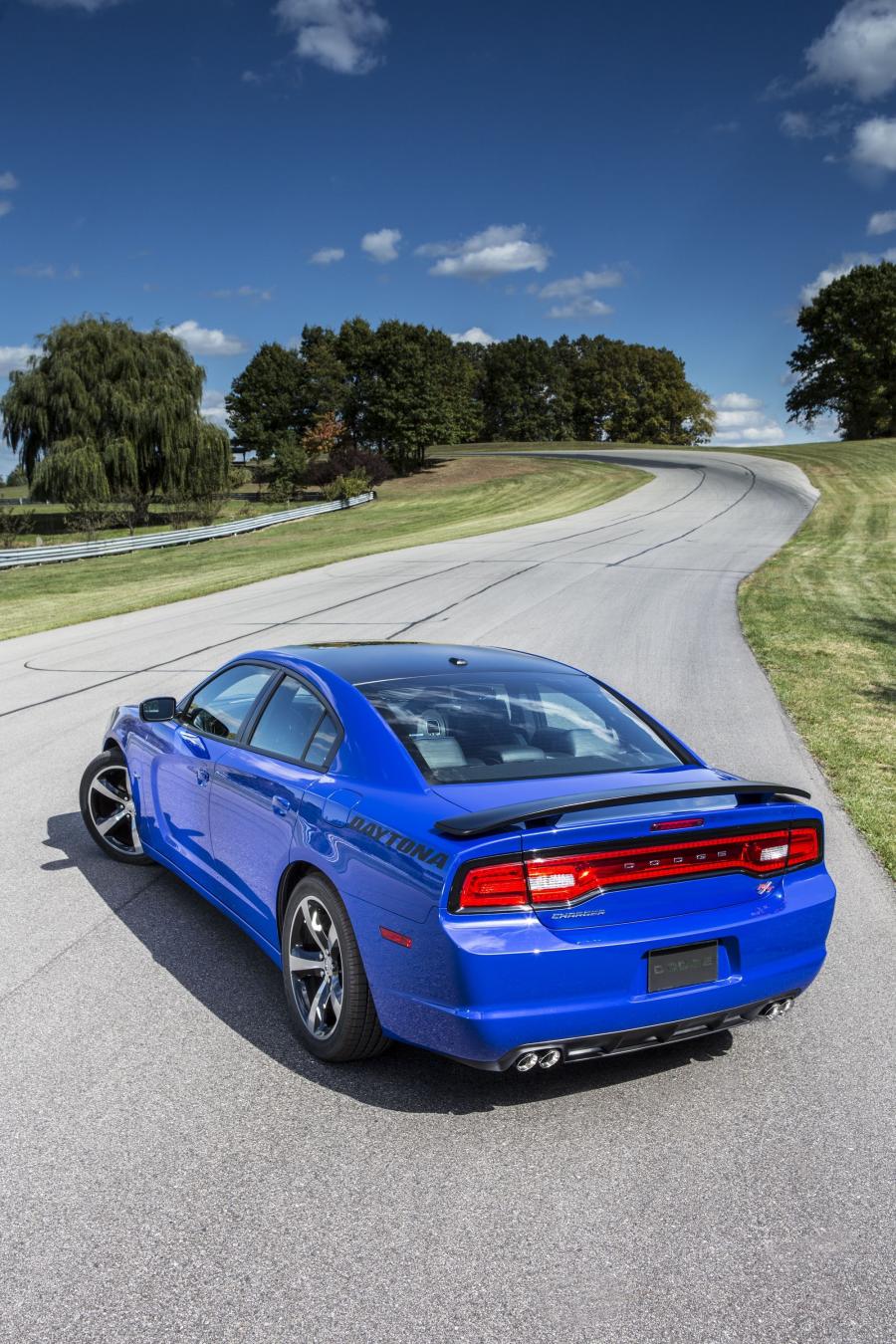  Dodge Charger Daytona 2013 года  (фото 20 из 30)